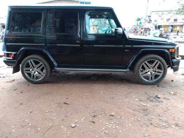 2009 Mercedes Benz gwagon upgraded to 20145